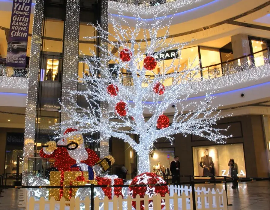 Işıklı dekoratif ağaç