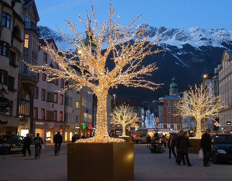 yılbaşı ışıklı ağaç