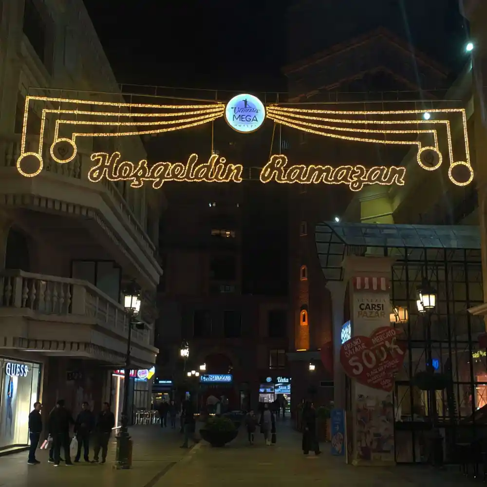 Ramazan ışıklandırma ile cami ve şehir genelinde estetik LED dekor çözümleri